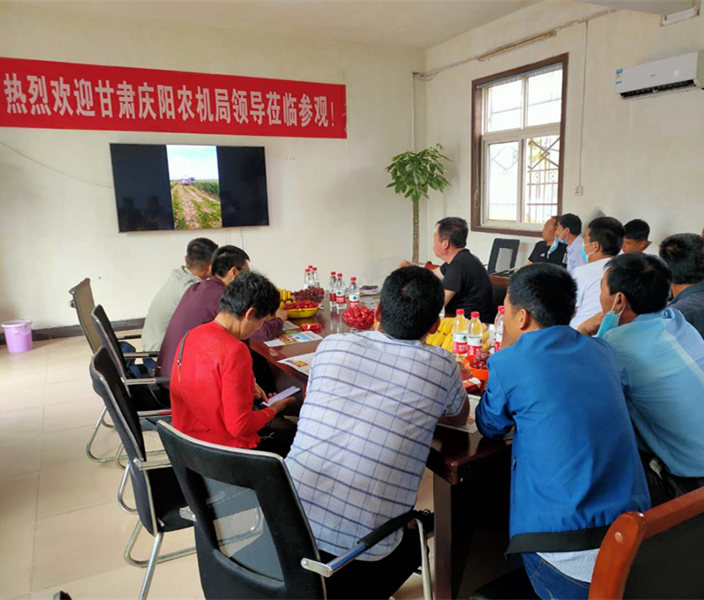 熱烈歡迎甘肅農機局領導蒞臨我司