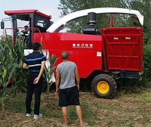 豫東農(nóng)牧青儲機(jī),用戶田地現(xiàn)場試機(jī)